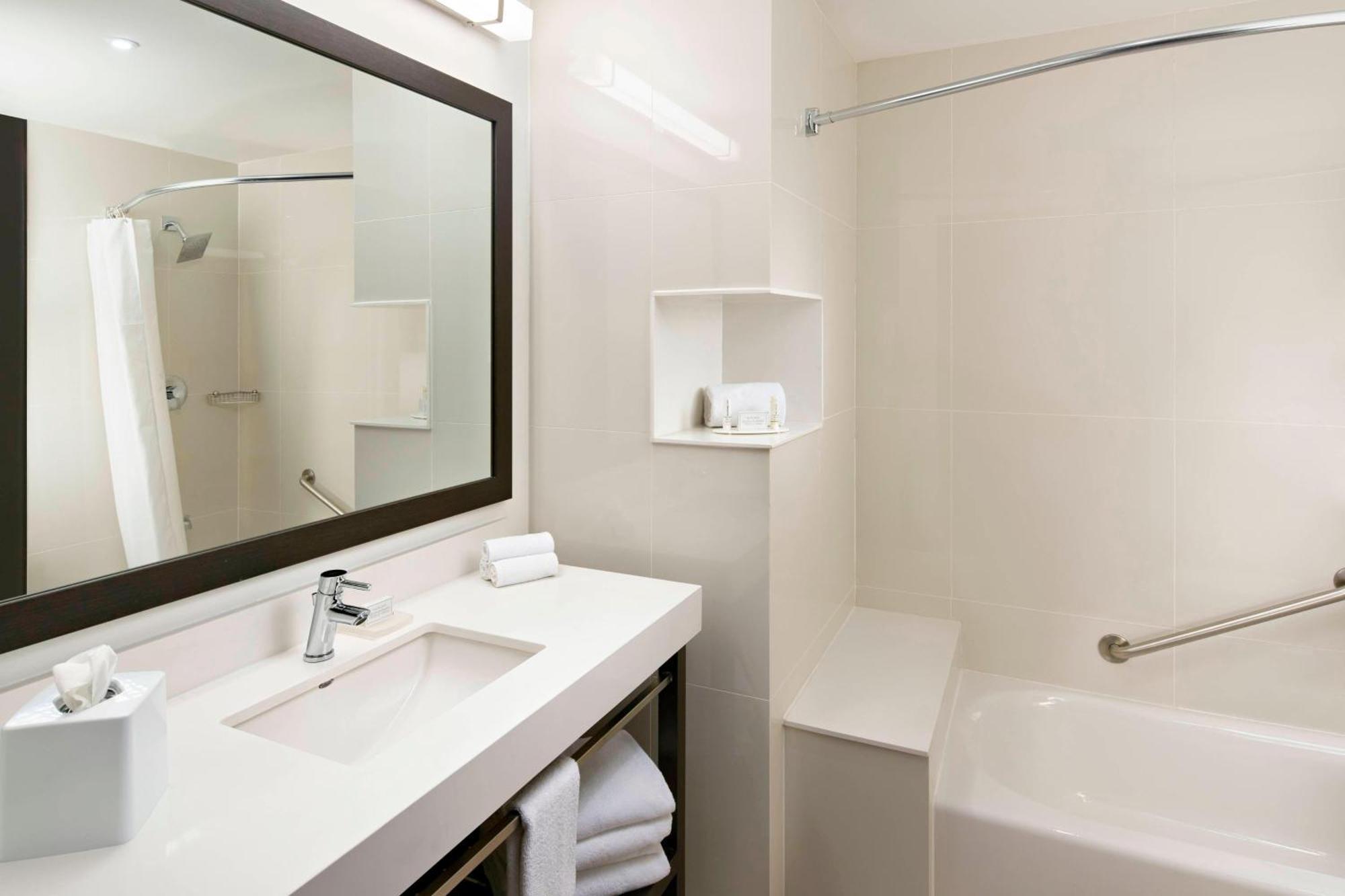 Courtyard By Marriott Hermosillo Exterior photo